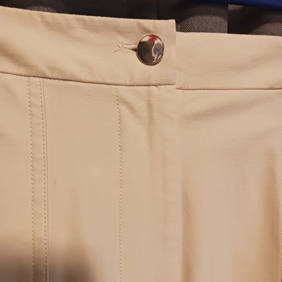 Lululemon Womens Khaki Cropped capri Cargo Pants Elastic‎ Waist Size 28 us 6/8 - Picture 2 of 5